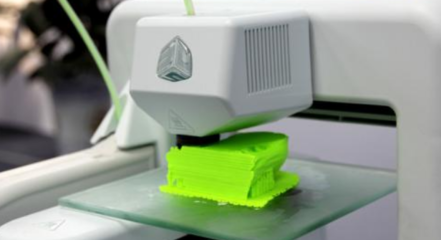 2020年中国3D打印市场规模跃升至50亿元，材料销售成关键驱动力